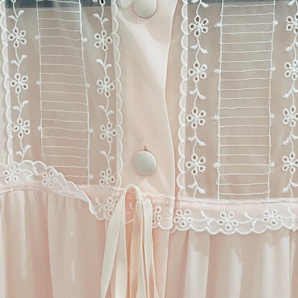 💰3/$15💰Vintage Baby Pink Sheer Peignoir dressing gown by Lorriane - Picture 13 of 17